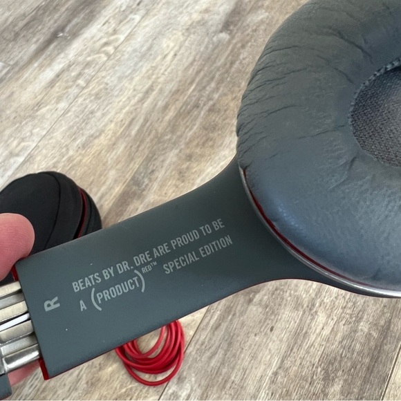 Beats by Dre Solo Wired Headphones - Red Special Edition - Picture 6 of 11